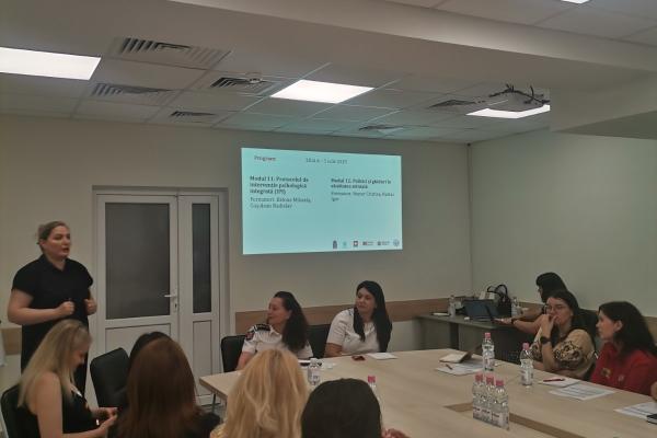 Serviciul 112 participă la un curs de formare în domeniul sănătății mintale, organizat de Academia „Ștefan cel Mare” a MAI
