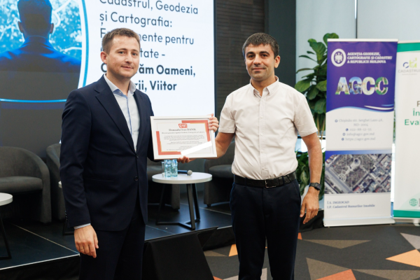 Conectăm datele geospațiale pentru o comunitate mai sigură – Serviciul 112 la evenimentul Agenției Geodezie, Cartografie și Cadastru