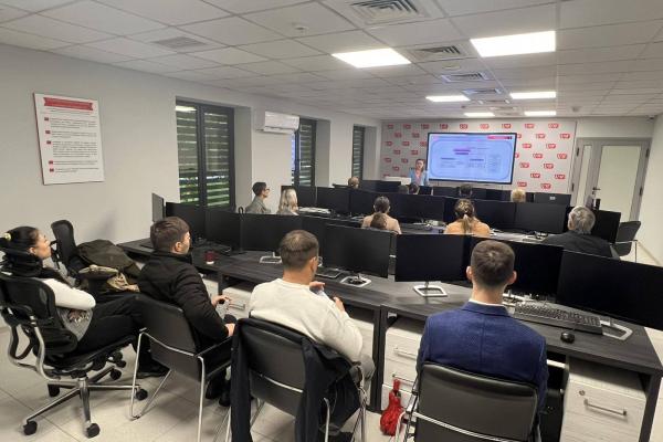 Vizită de instruire la Serviciul 112 pentru manageri din sănătate