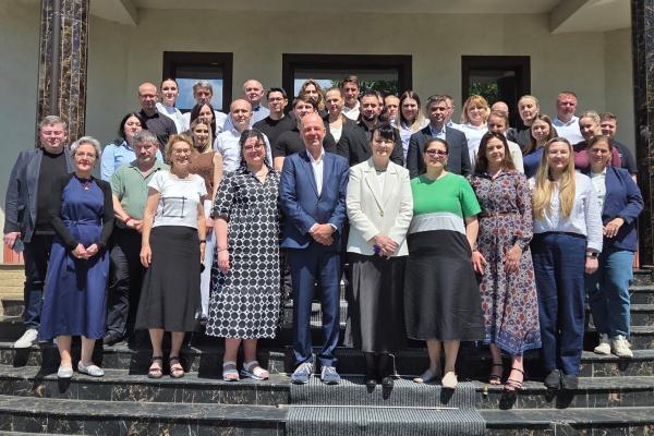 Angajații Serviciului 112 și-au consolidat competențele în comunicare strategică și managementul proiectelor în cadrul unui workshop organizat de MAI