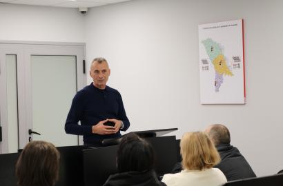 Peste 100 de specialiști instruiți în a doua săptămână de cursuri 112