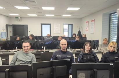 Peste 100 de specialiști instruiți în a doua săptămână de cursuri 112