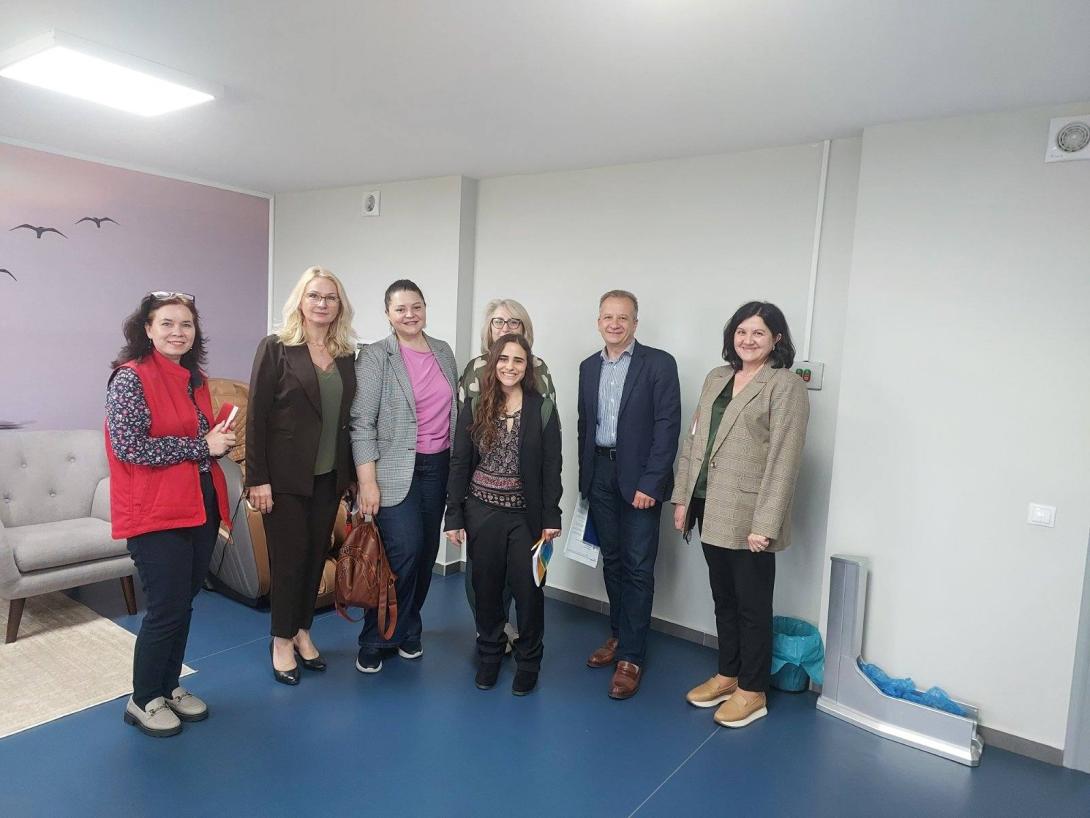Reprezentanții Corpului Păcii, în vizită la Serviciul 112 – discuții privind sprijinul profesional acordat operatorilor serviciului de urgență